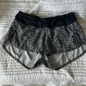 lululemon size 2 floral black shorts